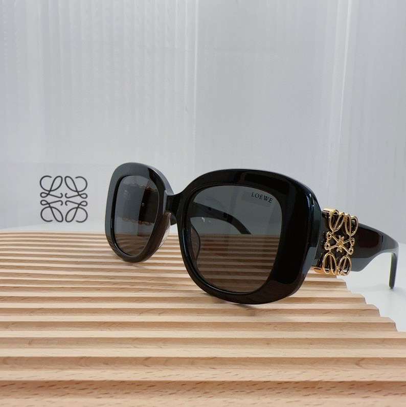 Picture of Loewe Sunglasses _SKUfw50166636fw